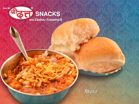 ShreeDattaSnack's tweet photo. Happy World Food Day! #WorldFoodDay #Vadapav #koothimbirwadi #misal #sabudanavada #maharashtrianfood #snacks #ShreeDattaSnacks https://t.co/EnknR3tSCu