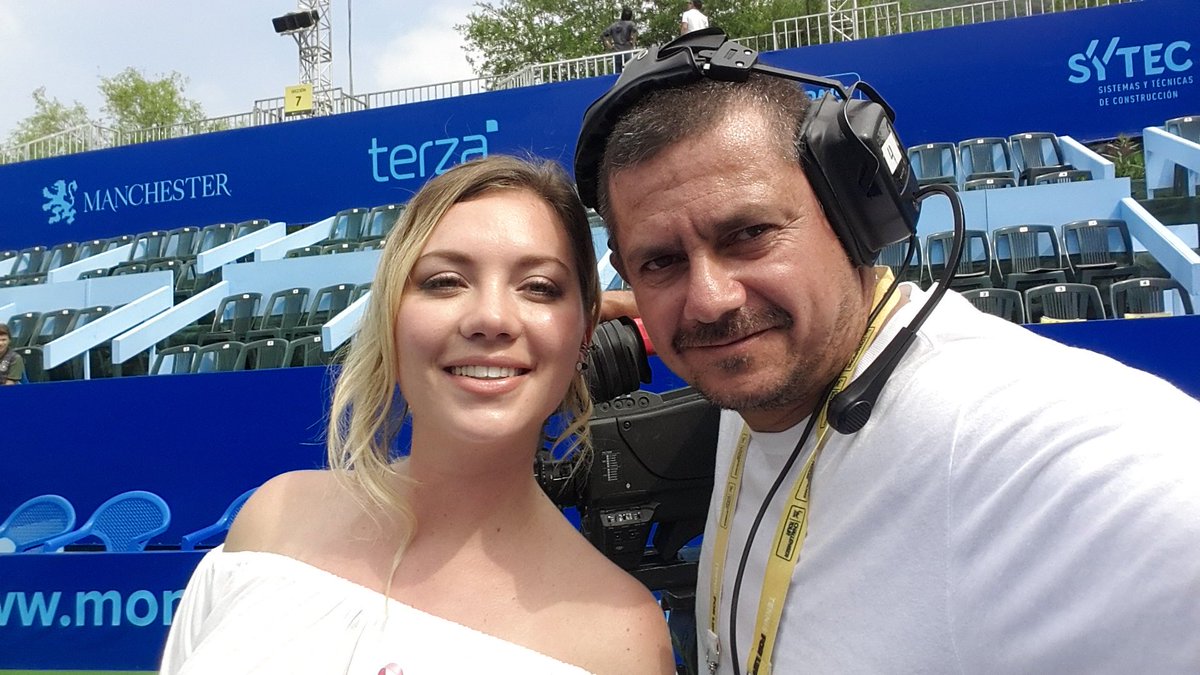 ELPELUCHES's tweet photo. Con @ChristellePatt #mtyopen en las finales ! Un placer conocerte ! 😉 https://t.co/MH6IW02Sr0