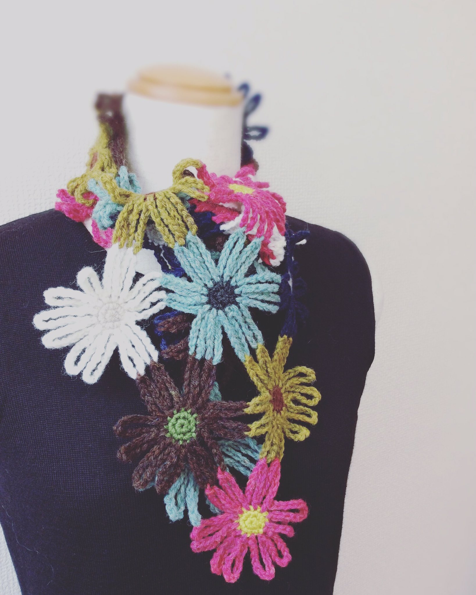 レイレイ 花のモチーフ Knitlove あみもの Knitting Knit Knitstagram 編み物小物 編み物 マフラー かぎ針編み かぎ針編み小物 かぎ針 モチーフ編み モチーフつなぎ 花モチーフ T Co Osnnyx3d8x Twitter
