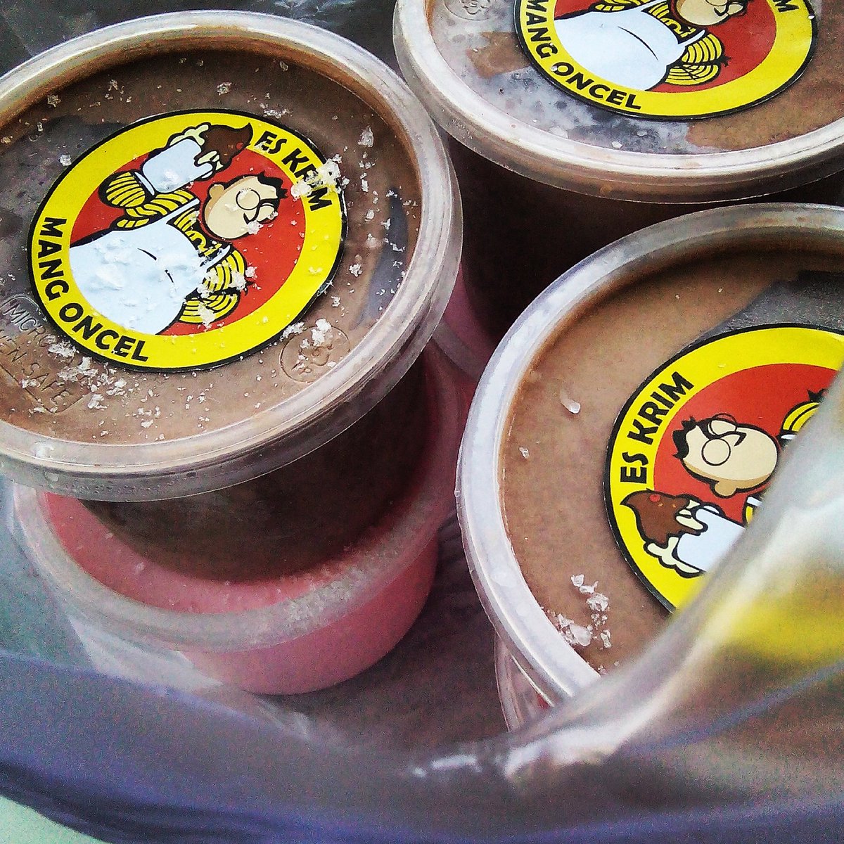 This fresh!

#icecream 
#freshpack
#500ml
#mangoncel