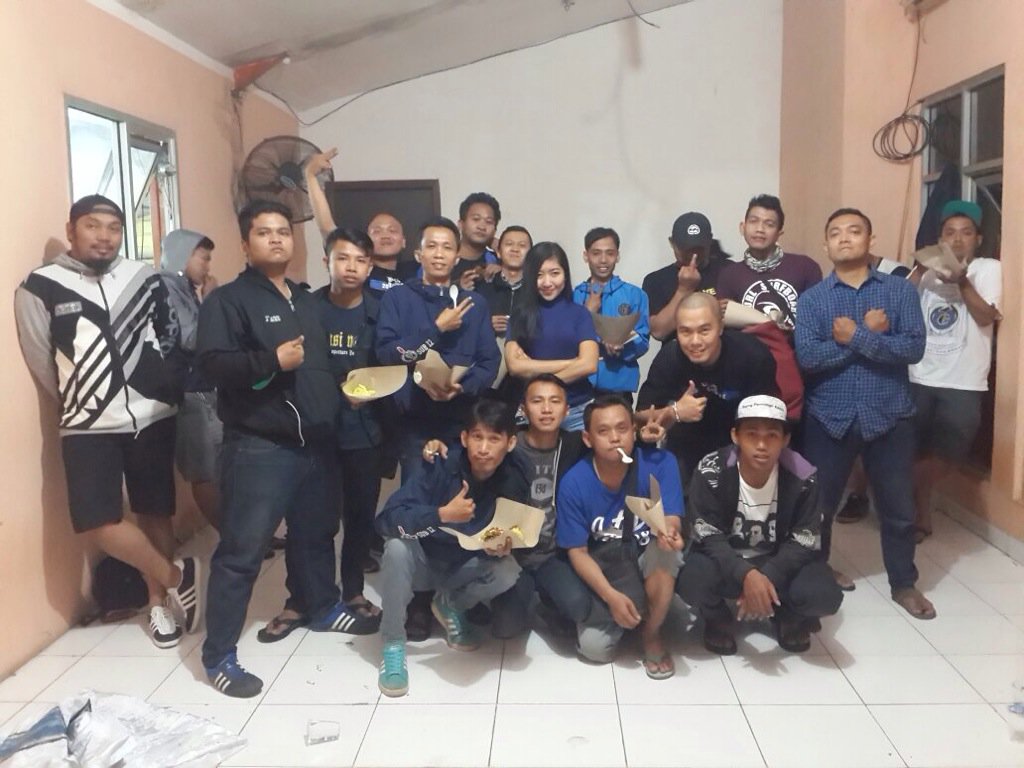 Syukuran anniversario 3rd <a href="/_SUB12/">⊕ ꜱQᴜᴀᴅʀᴀ ᴜʟᴛʀᴀꜱ ʙᴇᴋᴀꜱɪ ⊕</a> tadi malam, jangan kendor..kompakin lagi..terus berkreasi..makin berisik <a href="/CN_ICI/">CurvaNord ICI</a>