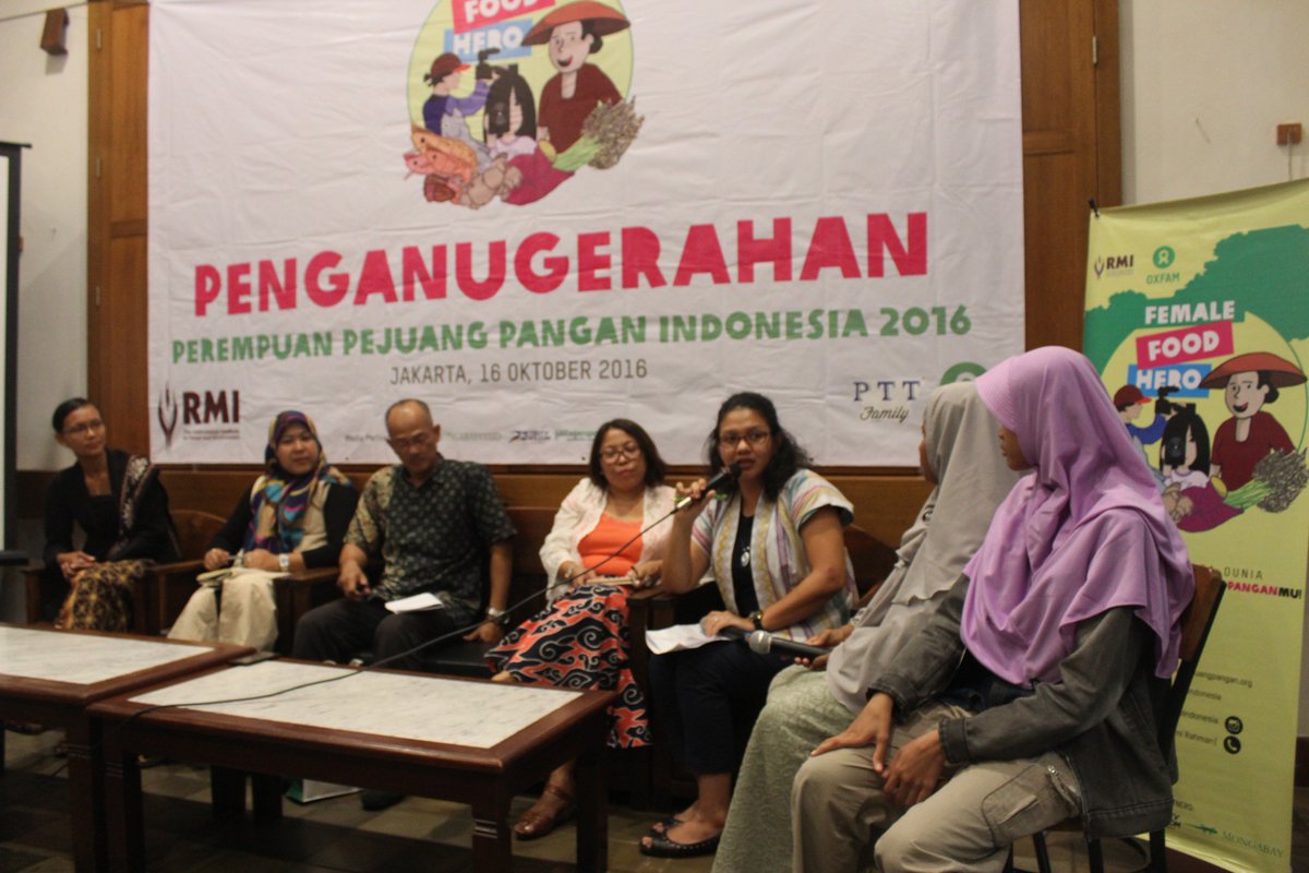 Ibu Ummi Kalsum (Lampung)FFH 2016 menceritakan ttg perjuangannya. mengajak perempuan membuat kelompok perempuandan membuat perubahan