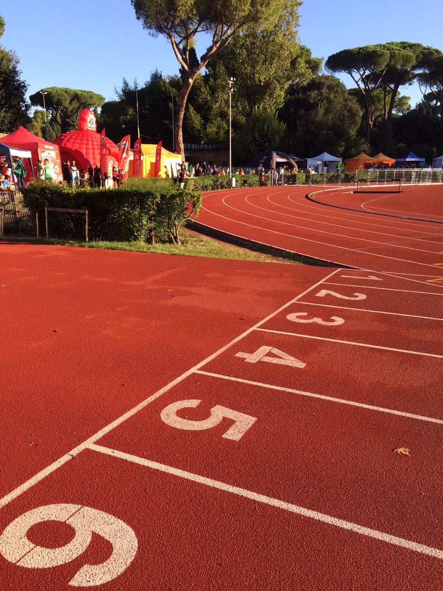 tedeschivola's tweet photo. #iocorroqui Sembra l'inizio di una splendida giornata di sport a #Caracalla! #ZeroHunger Run #Roma #LBMSport @virginiaraggi https://t.co/UhLwQfalun