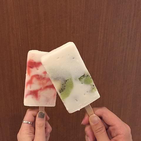 LiamKristina's tweet photo. Sehat dan segar #De_Metro_Bakery #milkyfruityicecream avail: kiwi, stroberri, melon, belimbing, nangka, semangka dll https://t.co/KARvux8Itz