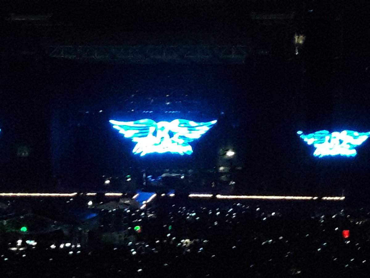 xuca_br's tweet photo. Valeu cada segundo @Aerosmith @AllianzParque https://t.co/yT31Frgn5g