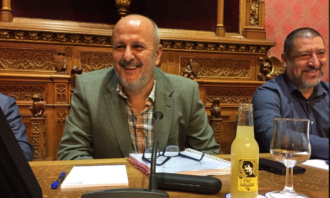 MESperMallorca's tweet photo. Defensar Pep Lemon és colpejar McCarthy https://t.co/JZ32m0297N @ARAbalears
Brillant l'article de @antonitrobat #MÉSlocal
#PepsiNoMePipses https://t.co/Sf8AmfWffi