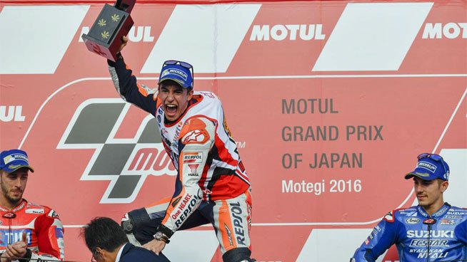 Márquez, 23 años y cinco títulos mundiales: gana en Japón y Rossi y Lorenzo abandonan #MM93 telecinco.es/motogp/tempora…