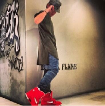 スニーカーコレクション Nike Air Command Force Red クリスブラウン等が着用している人気モデル 格好良いと思ったらいいね Rtお願いします Nike スニーカー クリスブラウン お洒落 T Co Aqpdry4ebt Twitter