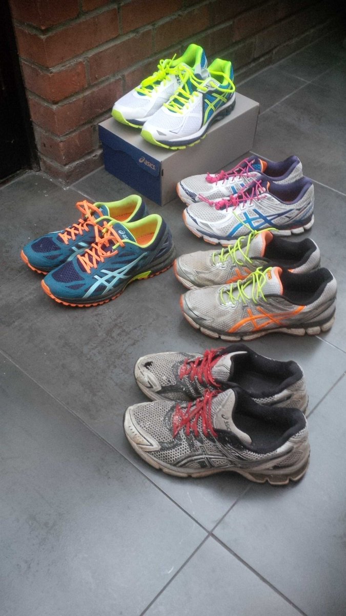 GDGodfrey's tweet photo. #shoevolution a bit sad when about cracking a new pair of @asicsuk just as the weather is turning! https://t.co/fAEzxzxqDi