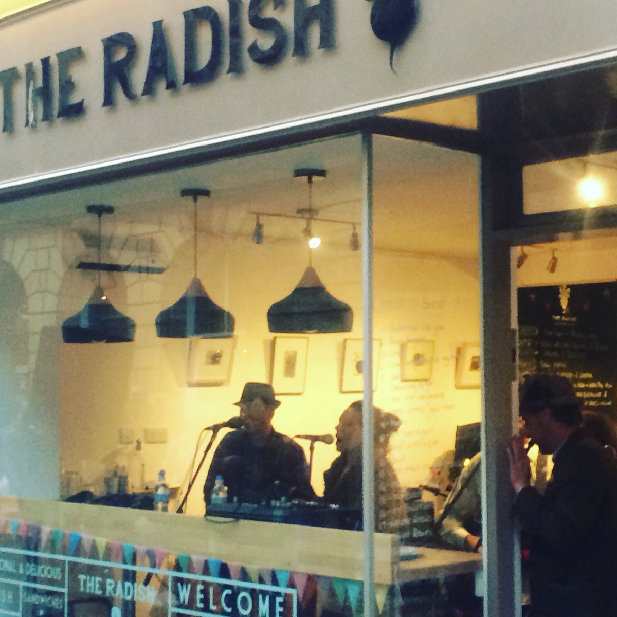 Widneschappy's tweet photo. More #lancastermusicfestival #Lancaster #thethreemariners #pizza #folk #pop #radish https://t.co/oTvu1qQTsP