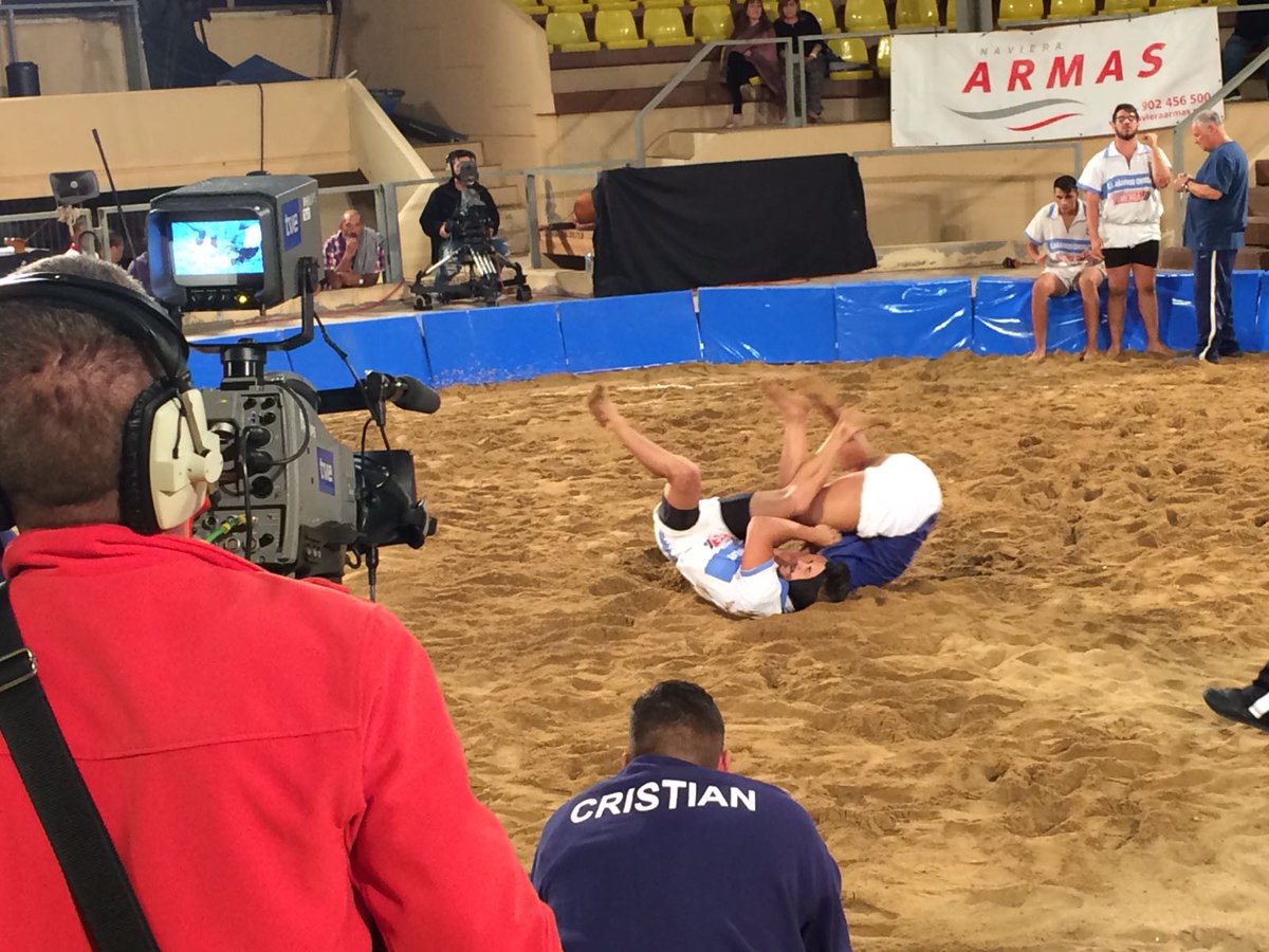luchaElHierro's tweet photo. Hoy a las 16 horas, La Luchada en la uno de TVE #LuchaCanaria #ElHierro #Canarias #luchada #deportes https://t.co/sLVVtf3VEb