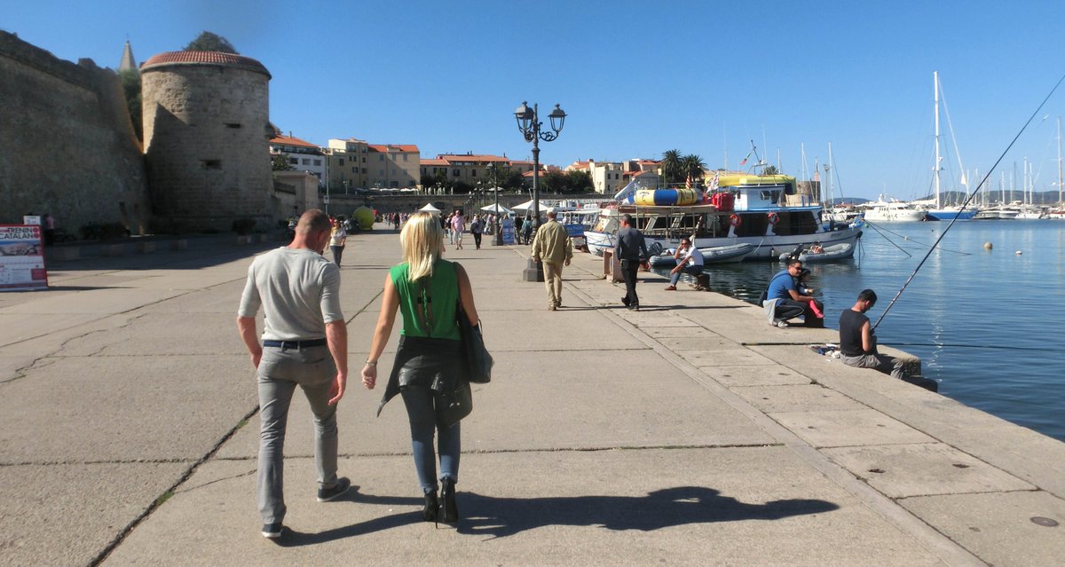 HotelCalabona's tweet photo. #Alghero, splendida oggi https://t.co/KaWDzW0ZFP