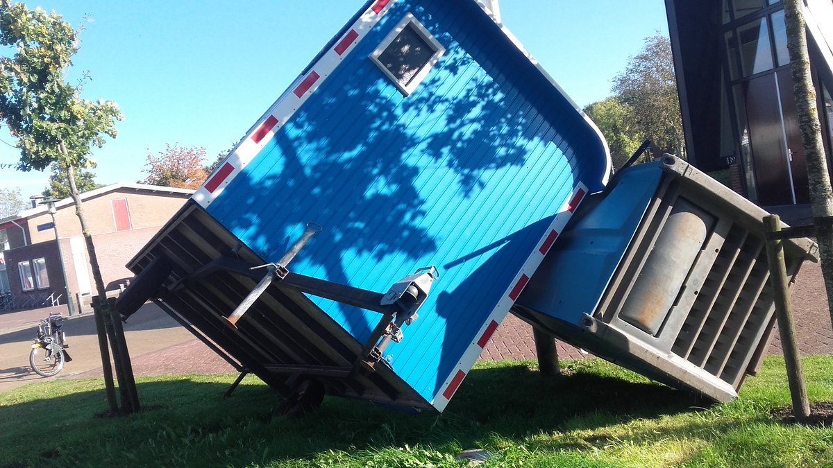 wesselpompstra's tweet photo. Bedankt mannen! het was vast weer een gezellig avondje stappen!
Gek dat de grapjes altijd dezelfde richting op gaan. https://t.co/btTk0PJ2RN