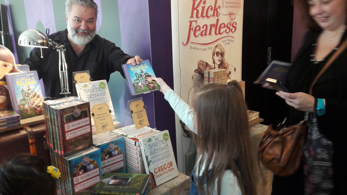De verkoop gaat goed! <a href="/KbMarkt/">Kinderboekenmarkt</a>