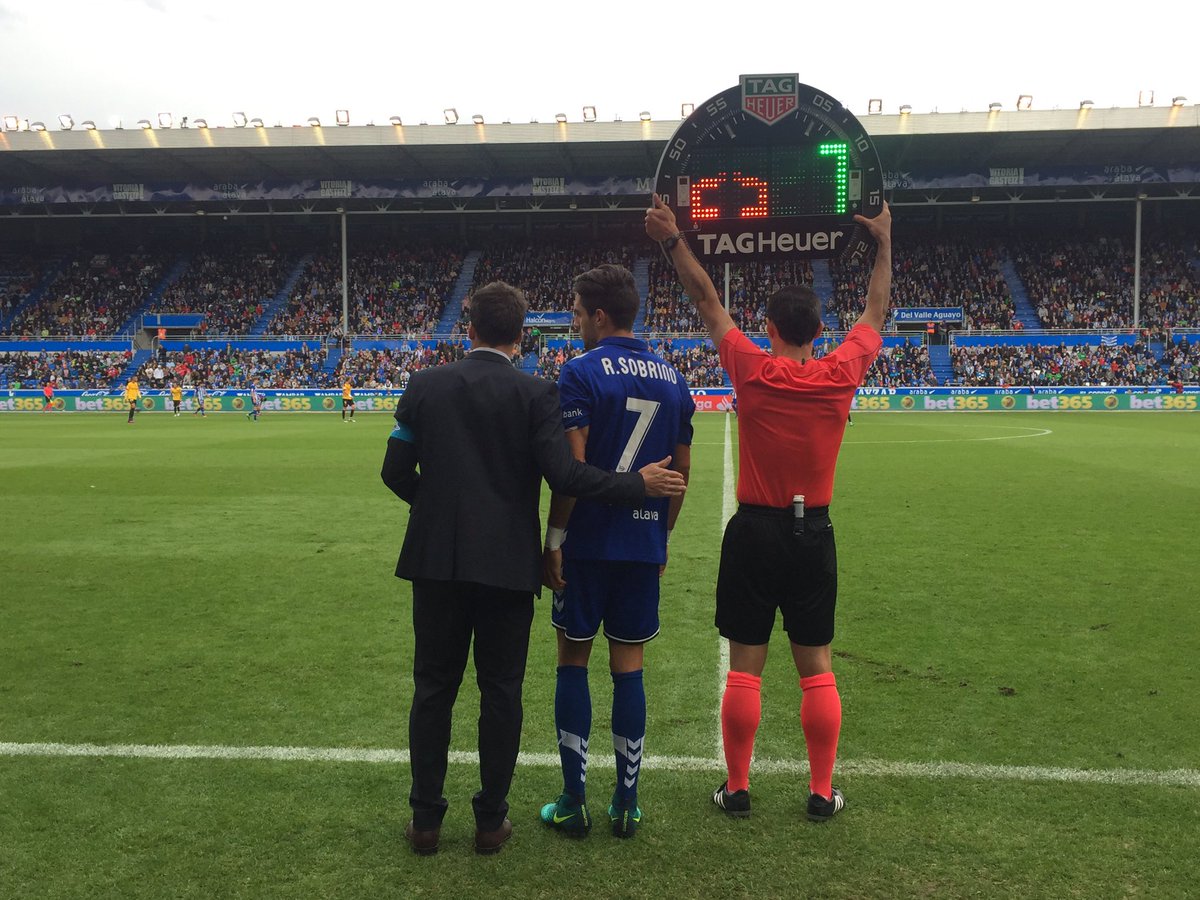 futboldedaimiel's tweet photo. El debut en Primera división del primer daimieleño @rubensobrino1 se ha producido en la jornada 8 al sustituir en el min. 78 a Katai. https://t.co/EkcTx7jCzZ