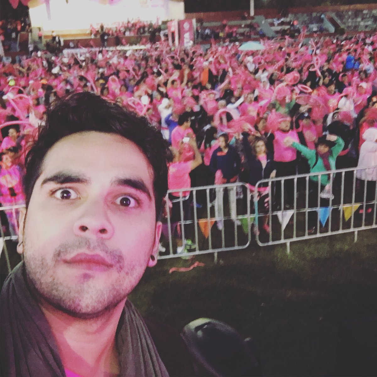 GerryNadamas's tweet photo. Domingo 7 am cantando, no sé cómo pero estoy aquí. #CarreraContraElCancerMama #IpanemaTime https://t.co/LlM9BBi0aw