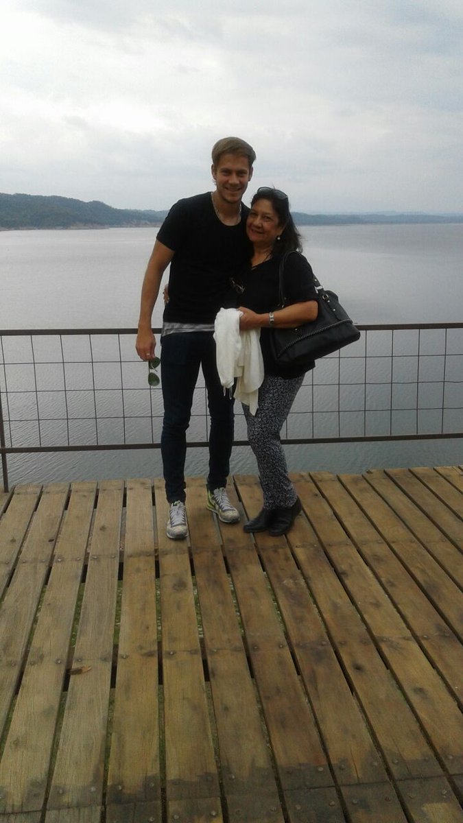 Feliz de tenerte. Feliz día primer amor