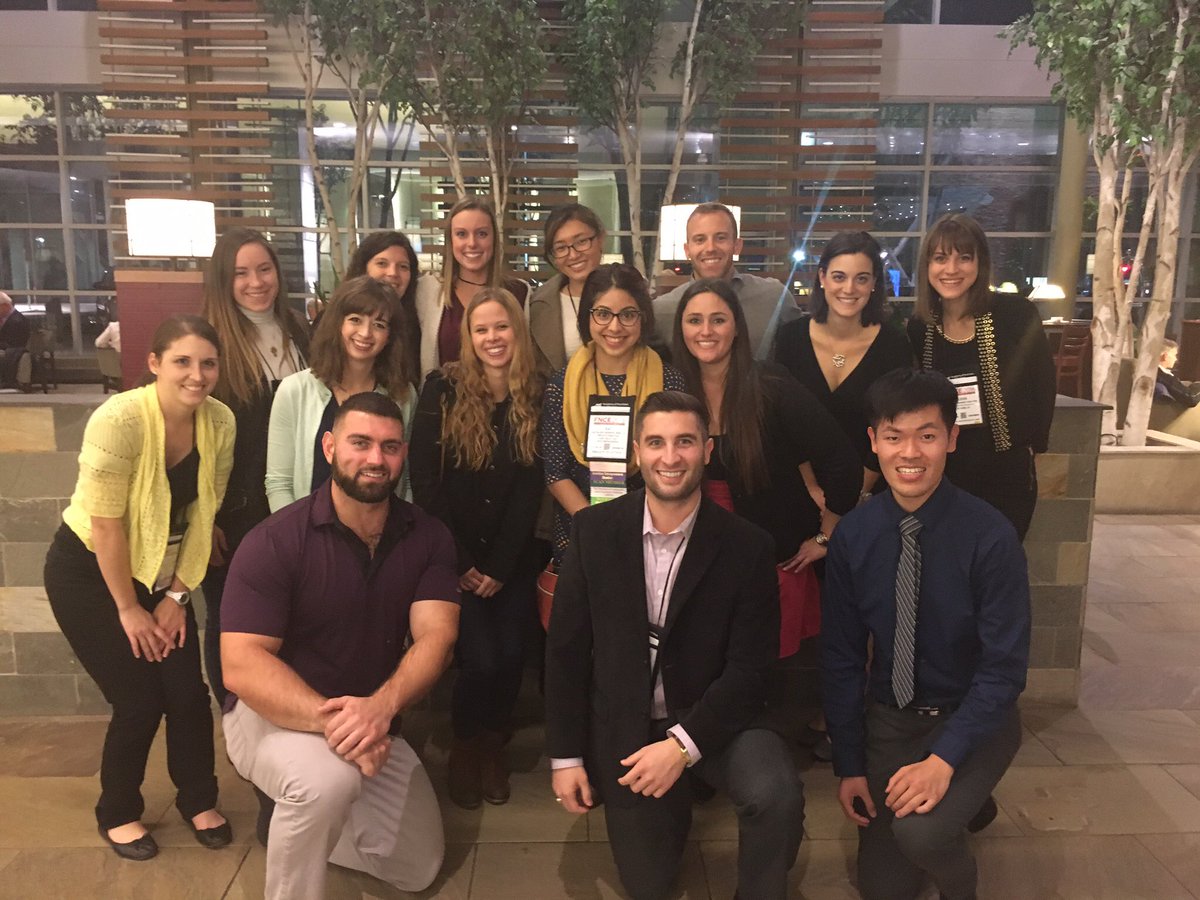TUND_MIG's tweet photo. TUND's 1st #FNCE2016 networking event=success!  Thank u to our members who came out! Join us Monday for more events! #rd2be #rdchat #FNCE https://t.co/OUYTm6hh4M