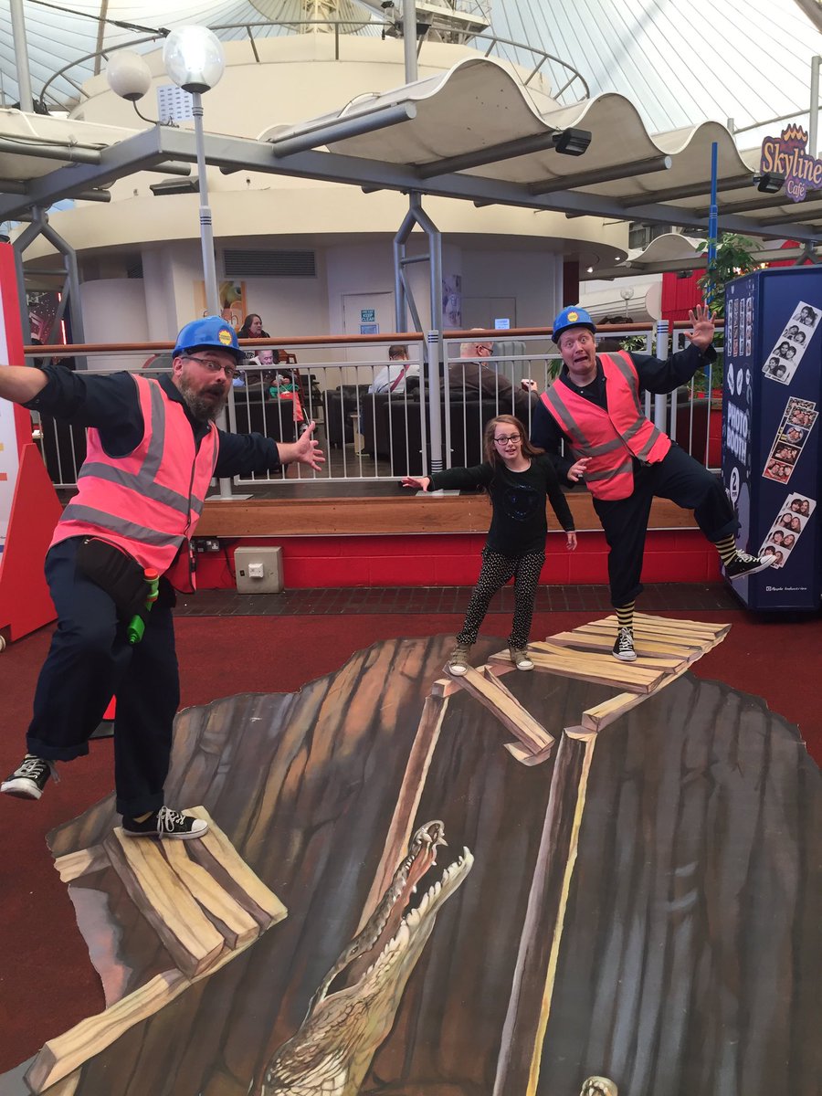 amandais79's tweet photo. #EmergencyEntertainment at #butlins #bognor are brilliant! #funny #goodfun https://t.co/if1mp7ZnRT