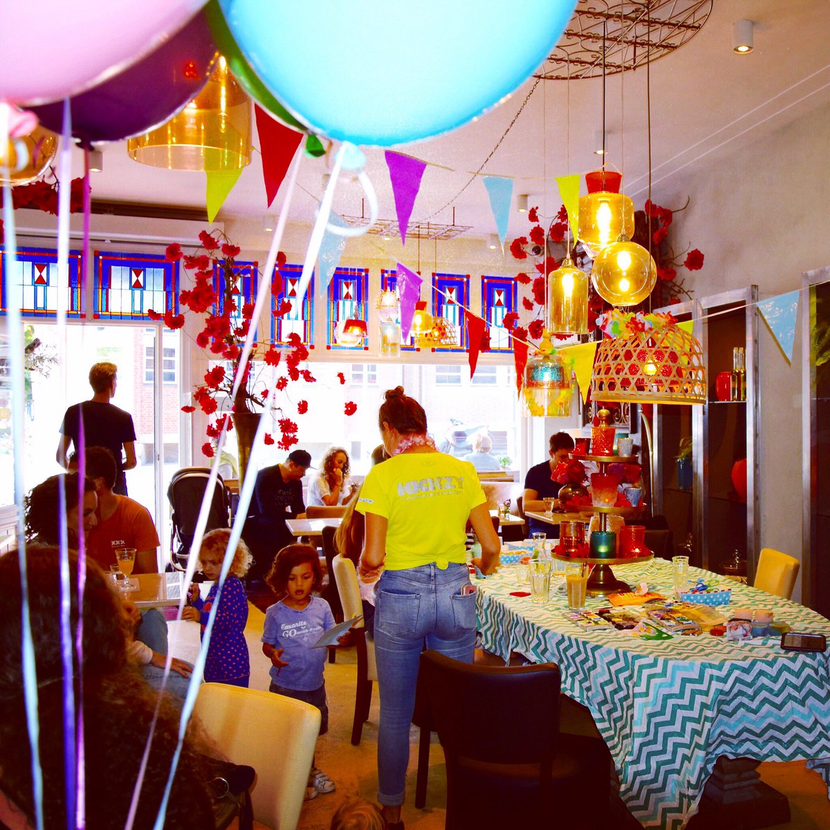 _MarrakeZ's tweet image. K I D S 🎈 vandaag van 12 tot 4 een gezellige kindermiddag bij MarrakeZ! #sunday #kinderen #uitje #spelen #knutselen #lunchen #Haarlem #city