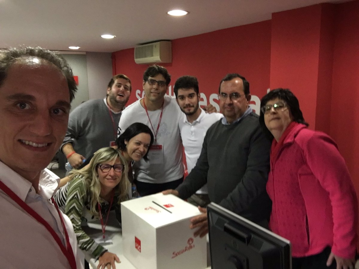 jose_crespin's tweet photo. Va ser un dia de #MoltaFeina i #BonRotllo Gràcies companys per aquesta jornada exemplar! #PrimàriesPSC #TotsSomSocialistes https://t.co/1VVOuYuvTI