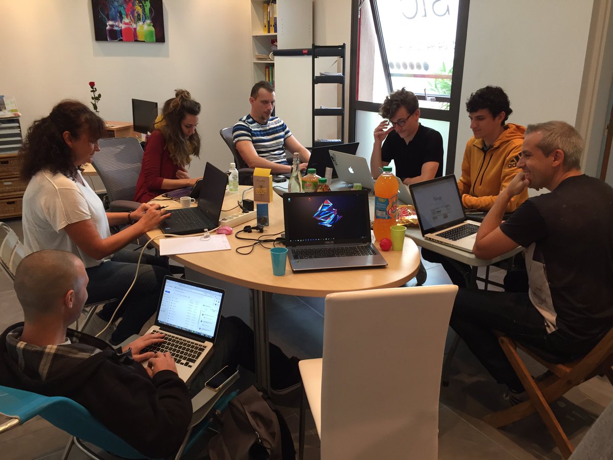 swtoulon's tweet image. 💻La #swtlnTeam au travail, un super week-end vous attend 😉 #swtln