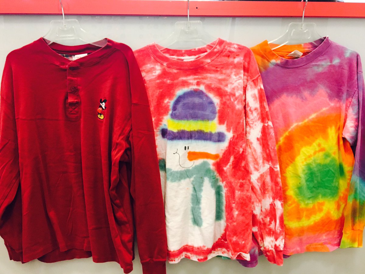 サンキューマート大阪アメリカ村店 古着商品 長袖tシャツが入荷しました 1点物ですので早い者勝ちですよ 当店の古着は100 欧米からの輸入品です もちろん全品390円 毎日がバーゲン価格 古着好きな人rt