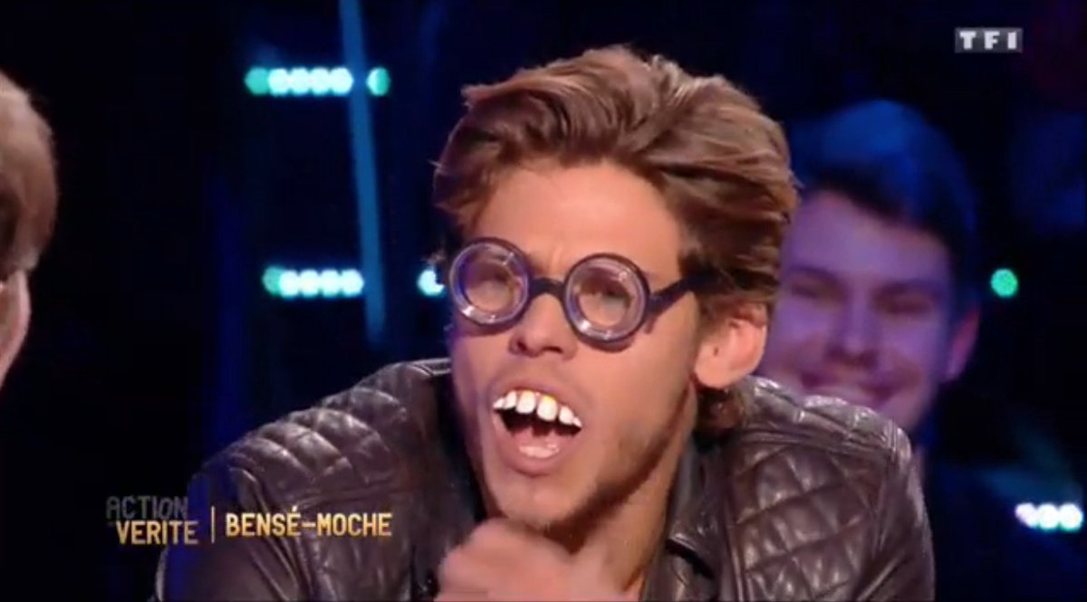#AOV
<a href="/BensettiRayane/">Rayane Bensetti</a>  est sexy comme ça non ? 😂
▶️ ow.ly/g7uT305dN99