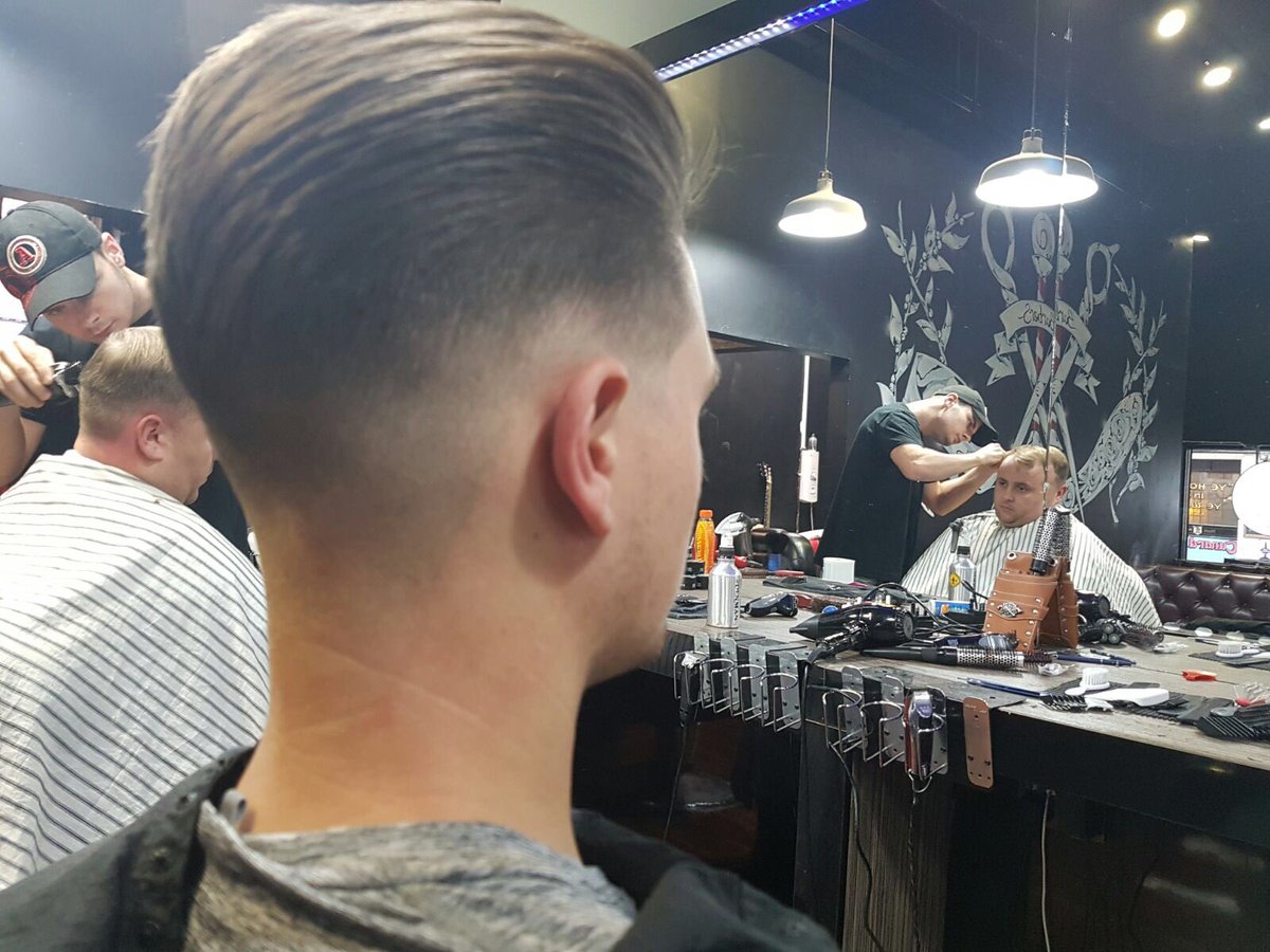 BarbersNo1's tweet photo. [ #BarbersNo1 Liverpool City Centre]

Sunday 10-4

Call in and see the best barbers around for your fresh haircut 💈

#barber #best #efc #lfc https://t.co/640TfzyP6s