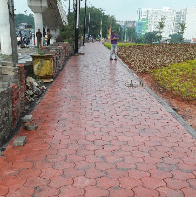 aliasbete's tweet photo. Kang @ridwankamil, kalau2 Bandung membutuhkan conblock yg spt ini. Info lanjut: https://t.co/160JOGmBJD
Nuhun https://t.co/OX3HtcK3PN