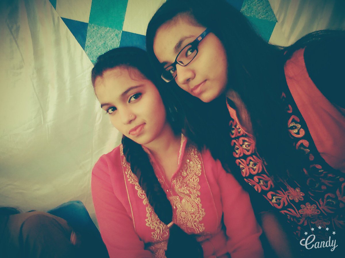 ish_shs981's tweet photo. Selfie with bestii https://t.co/0A1sgel81k