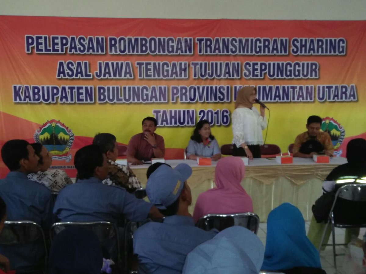 Pelepasan Rombongan Transmigran Sharing asal Prov. Jateng tujuan Sepunggur Kab. Bulungan Prov. Kaltara