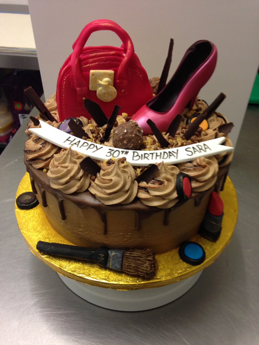 theweebakery's tweet photo. It was all about makeup and chocolate this weekend with the cakes ... handmade chocolate shoe https://t.co/gsSKTHe5NA