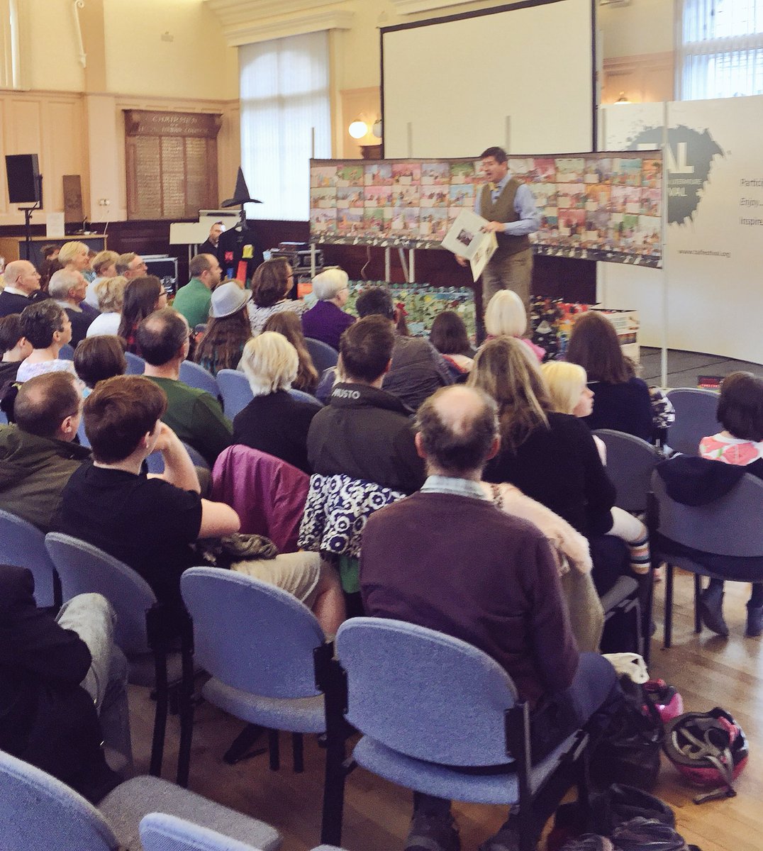 tal_festival's tweet photo. Christopher Lloyd brings the works of #Shakespeare to life in #Thame! https://t.co/G9VWgkdPm7