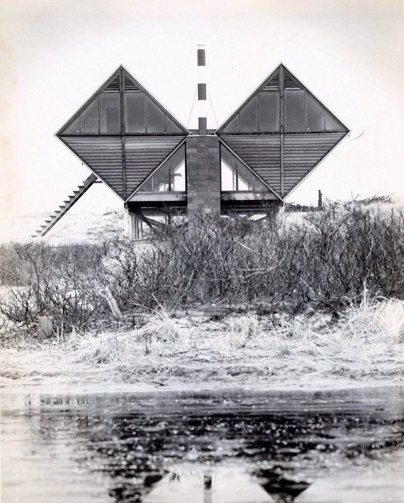 Marialovessea's tweet image. #Sundayslowmood 

Pearlroth House, Westhampton Beach, NY
Andrew Geller 1958
iconichouses.org/news/work-in-p…