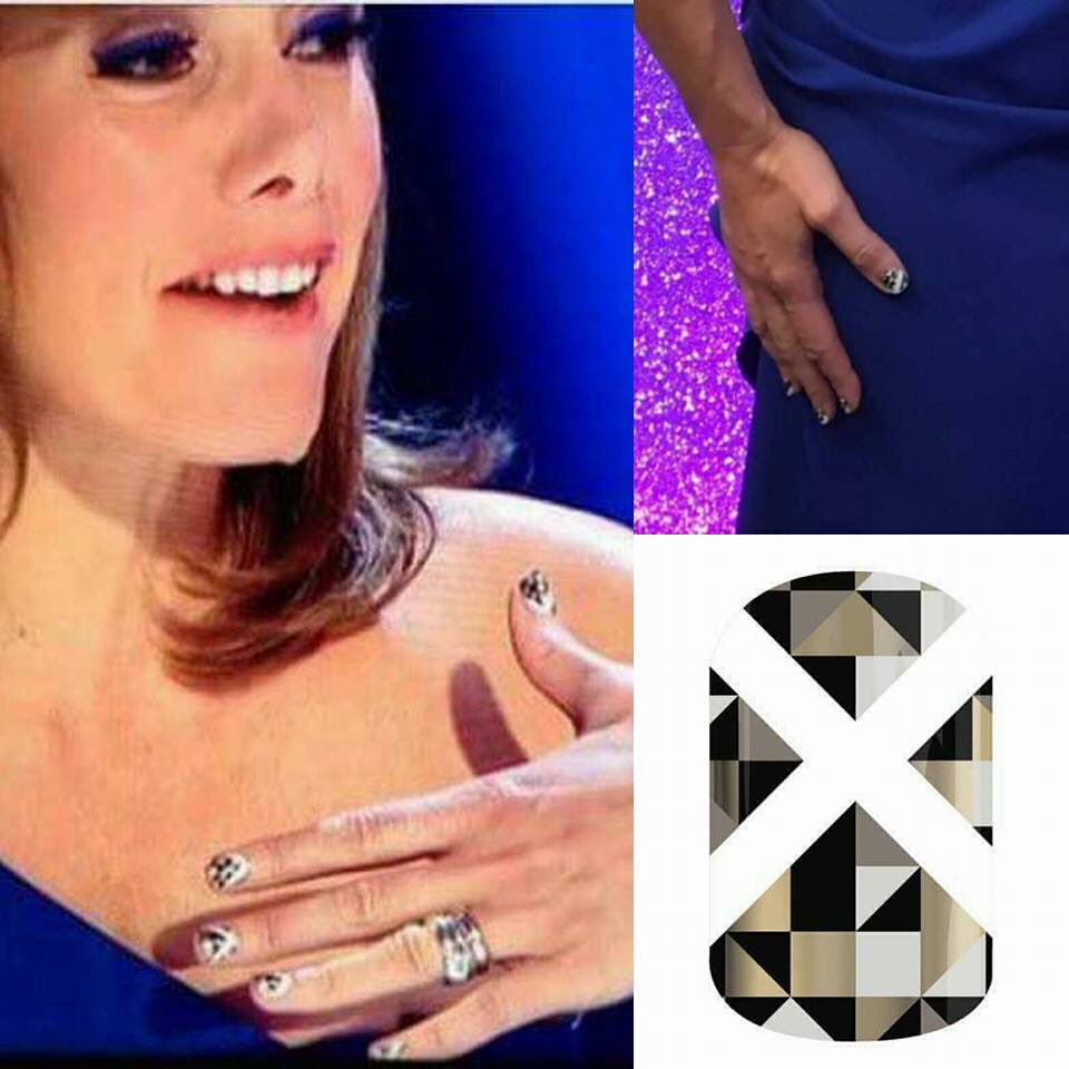 _BrokenWitch's tweet photo. @DarceyOfficial wearing #jamberry wraps on #StrictlyComeDancing last night 😍💅🏻👍🏻 DM me to find out all about #jams #jamberryuk #nails https://t.co/kfSHDpSfdh