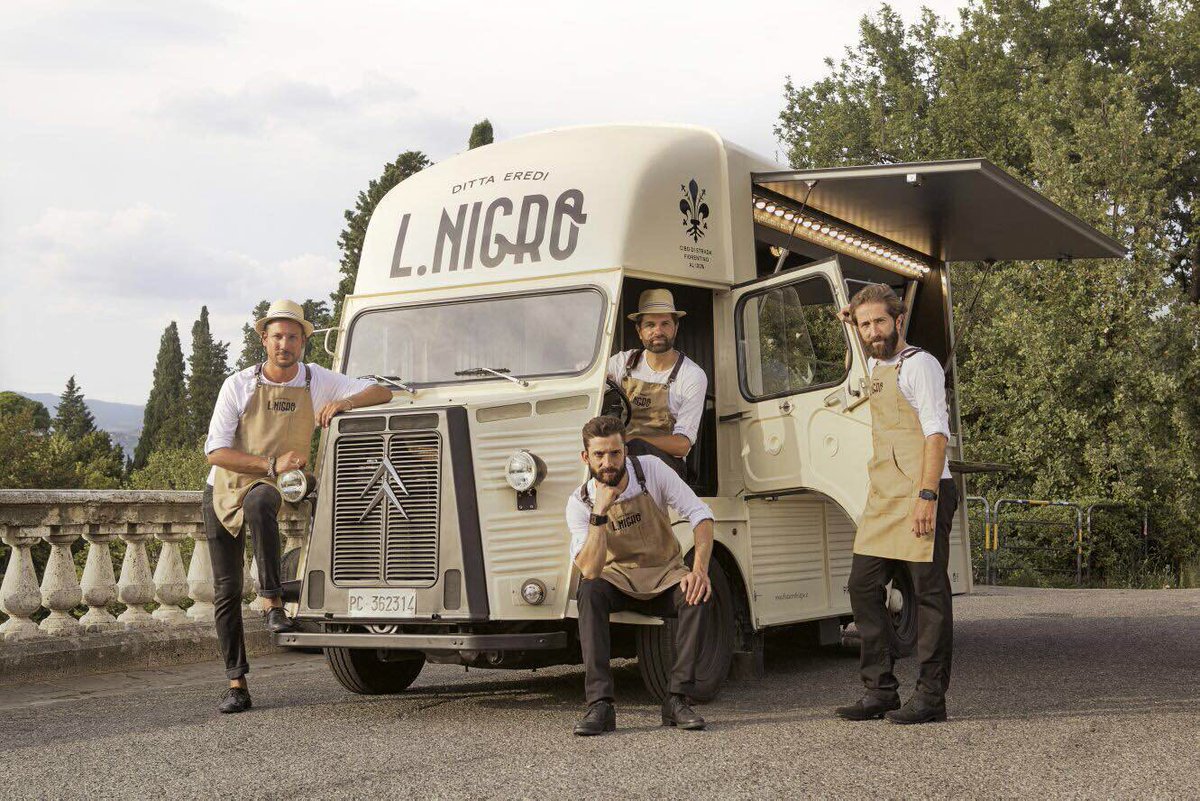 quattroruote's tweet photo. #Pulmini, #Ape & co: quando lo #streetfood viaggia su ruote #vintage https://t.co/MPoIspbH2M https://t.co/c6Gm3BECCh
