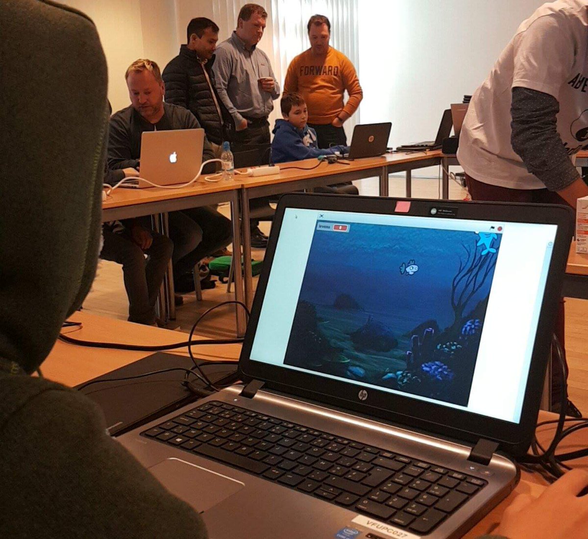 AnnickDW_TRAVI's tweet image. Zigi  &amp; Sharko rule my sunday morning #CoderDojoBe  #scratch #momsandkids