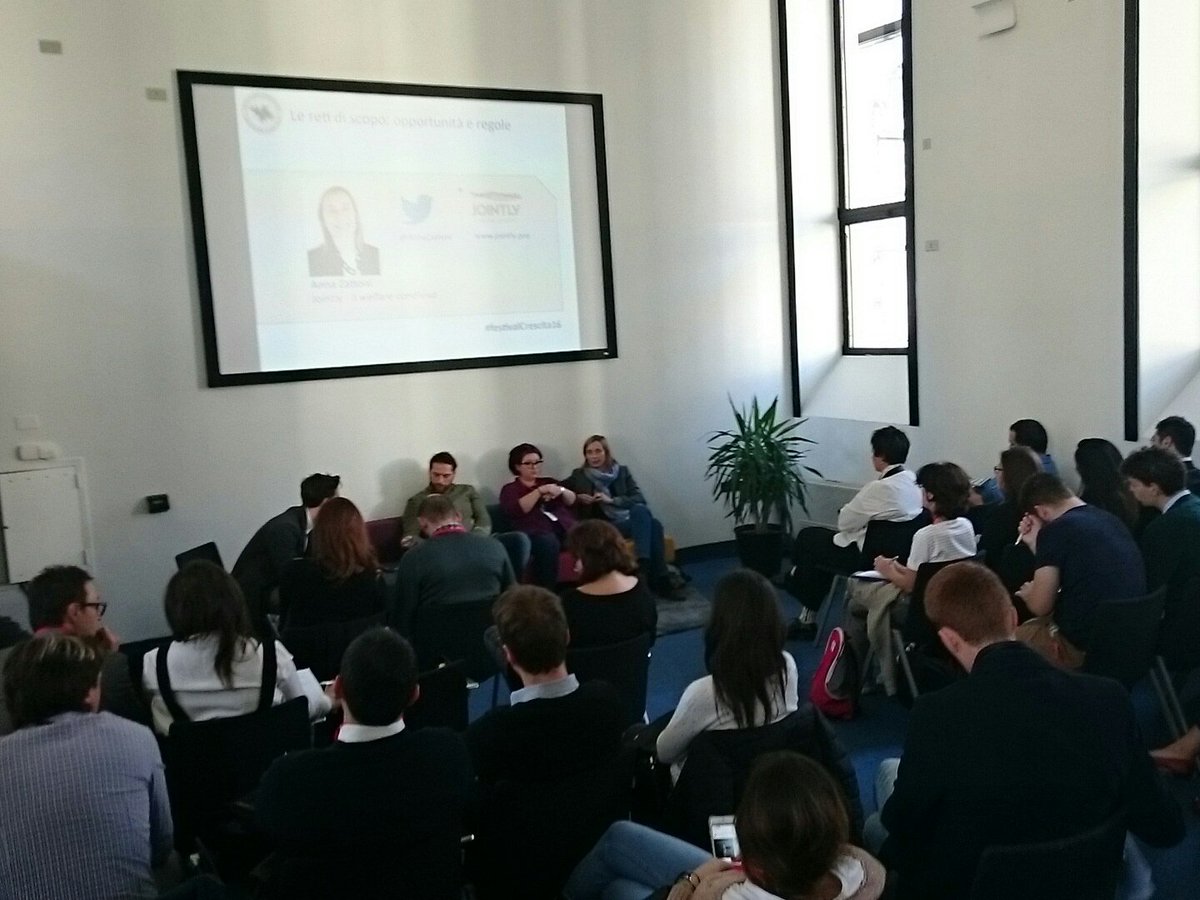 Il desiderio di #mentorship, il #giveback, è il motore fondamentale di una #rete nascente, raccontano <a href="/AnnaZattoni/">Anna Zattoni</a> a #FestivalCrescita16.