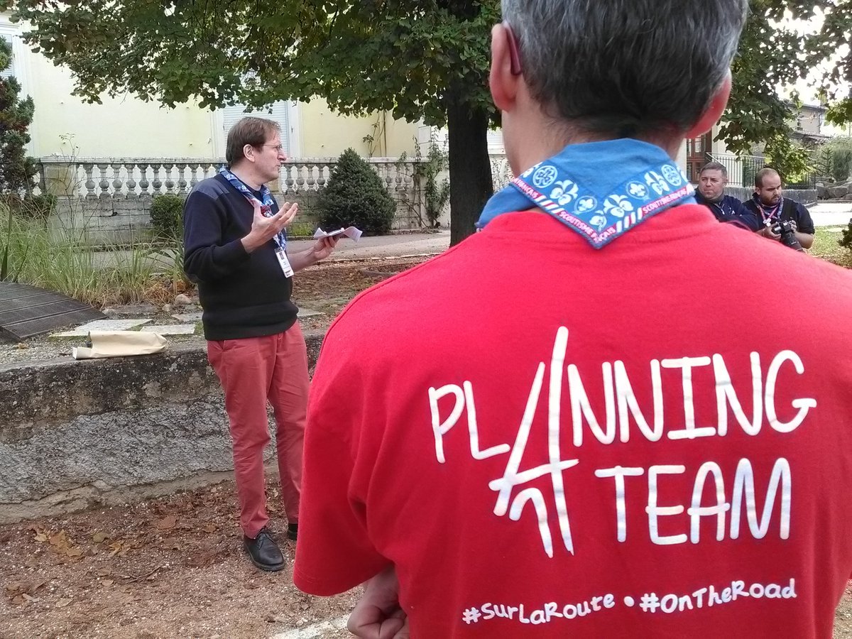 The former president of <a href="/ScoutismeFR/">Scoutisme Français</a> is transmitting the last thanks to the Planning Team for organising #RW2016