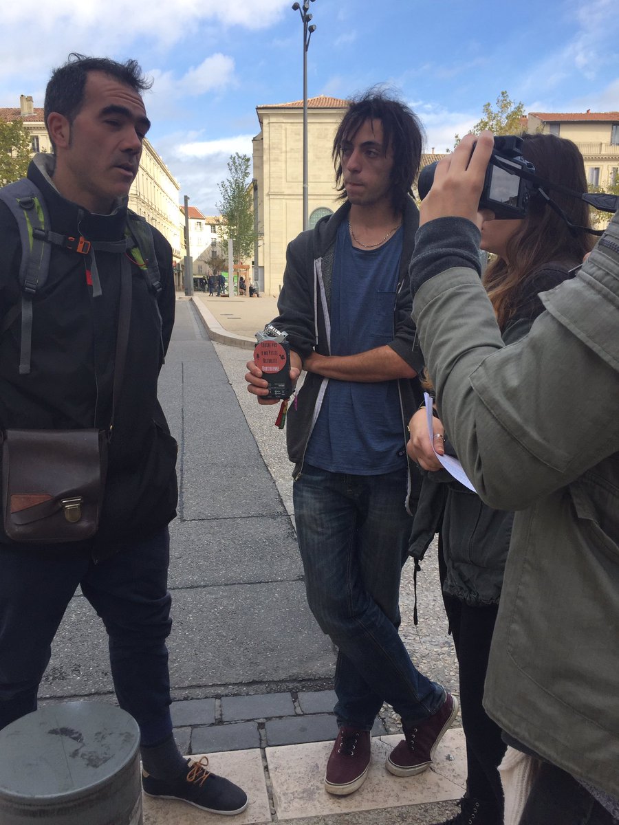 _TPAQ_'s tweet photo. #interview dans les rues d'Avignon #TPAQ https://t.co/2yfk9JA3OX