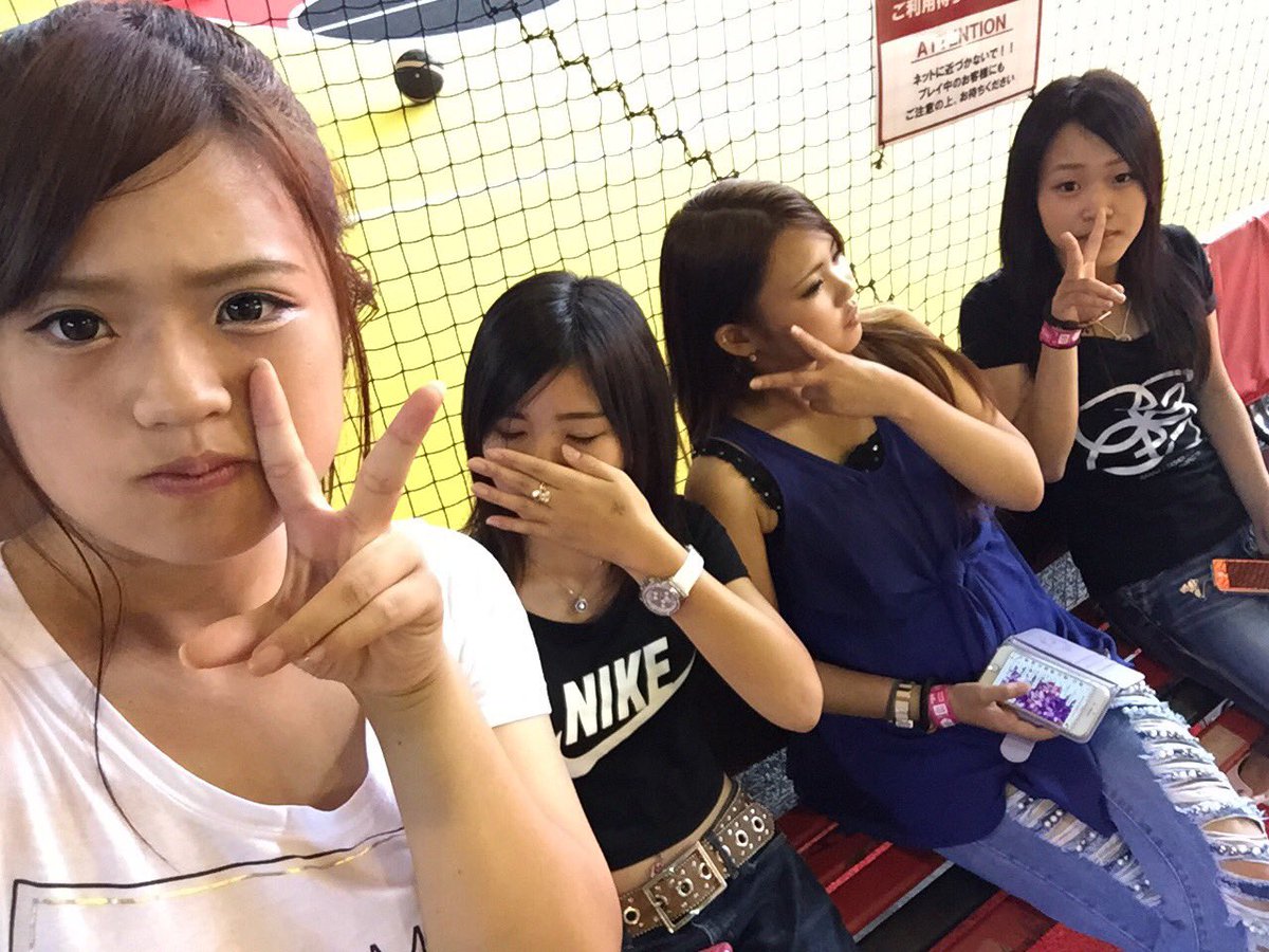 tvajpjamwt's tweet photo. 1ヶ月前くらいやけど久々4人衆でラウワン🎳💗
近々また集まるぞ〜！😉 https://t.co/reeVCsIgPy