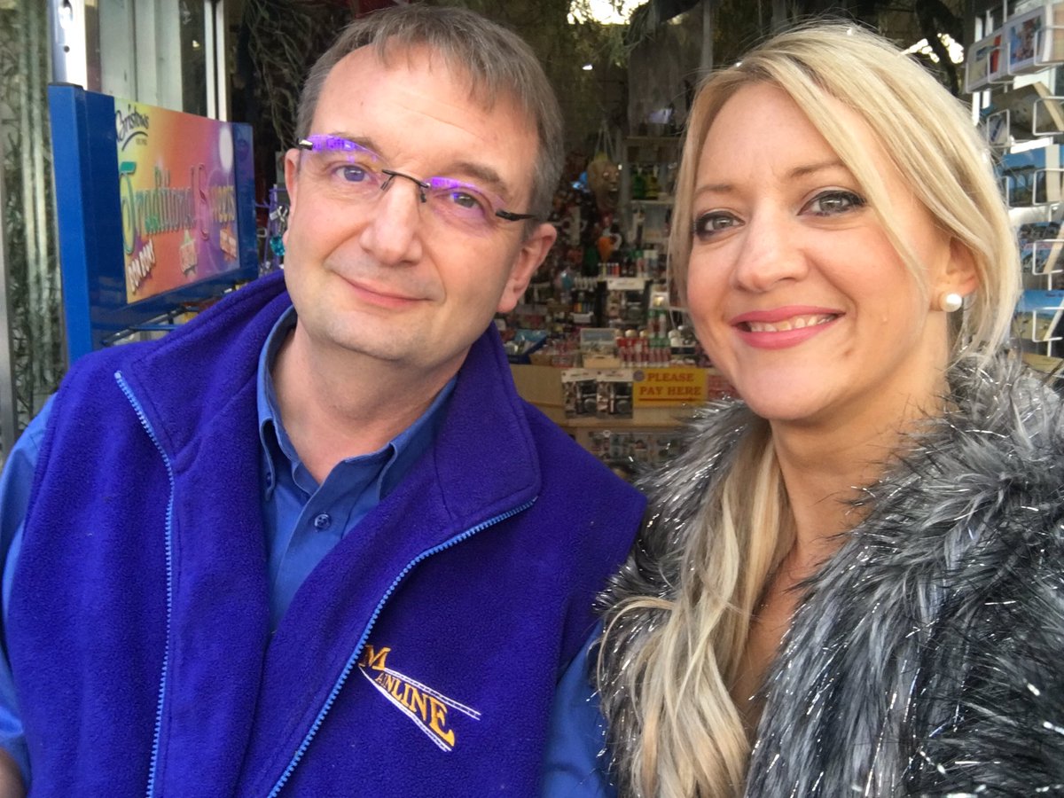 Hey <a href="/gingerleo/">Lee O'Brien</a> just met ur lovely sponsor Gary from <a href="/MLfancydress/">Mainline Fancy Dress</a> of ur amazing <a href="/seasiderhino/">SeasideRhino</a> for <a href="/GreatBigRhinos/">Great Big Rhinos</a> on the way2 <a href="/PaigntonZoo/">Paignton Zoo</a>