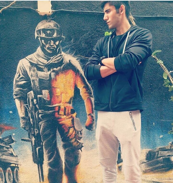 ritugrover2's tweet photo. Its celebration time for all the #varuniacs bcz its 400k on Instagram. Congratulations @VSood12 its 400k family many more to come😊 #500ksoon https://t.co/gpU3fWnB10