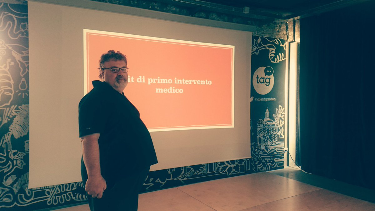 antpavolini's tweet photo. ecco che @wolly si trasforma in Furio #revcamp https://t.co/Fcw8j12jfL