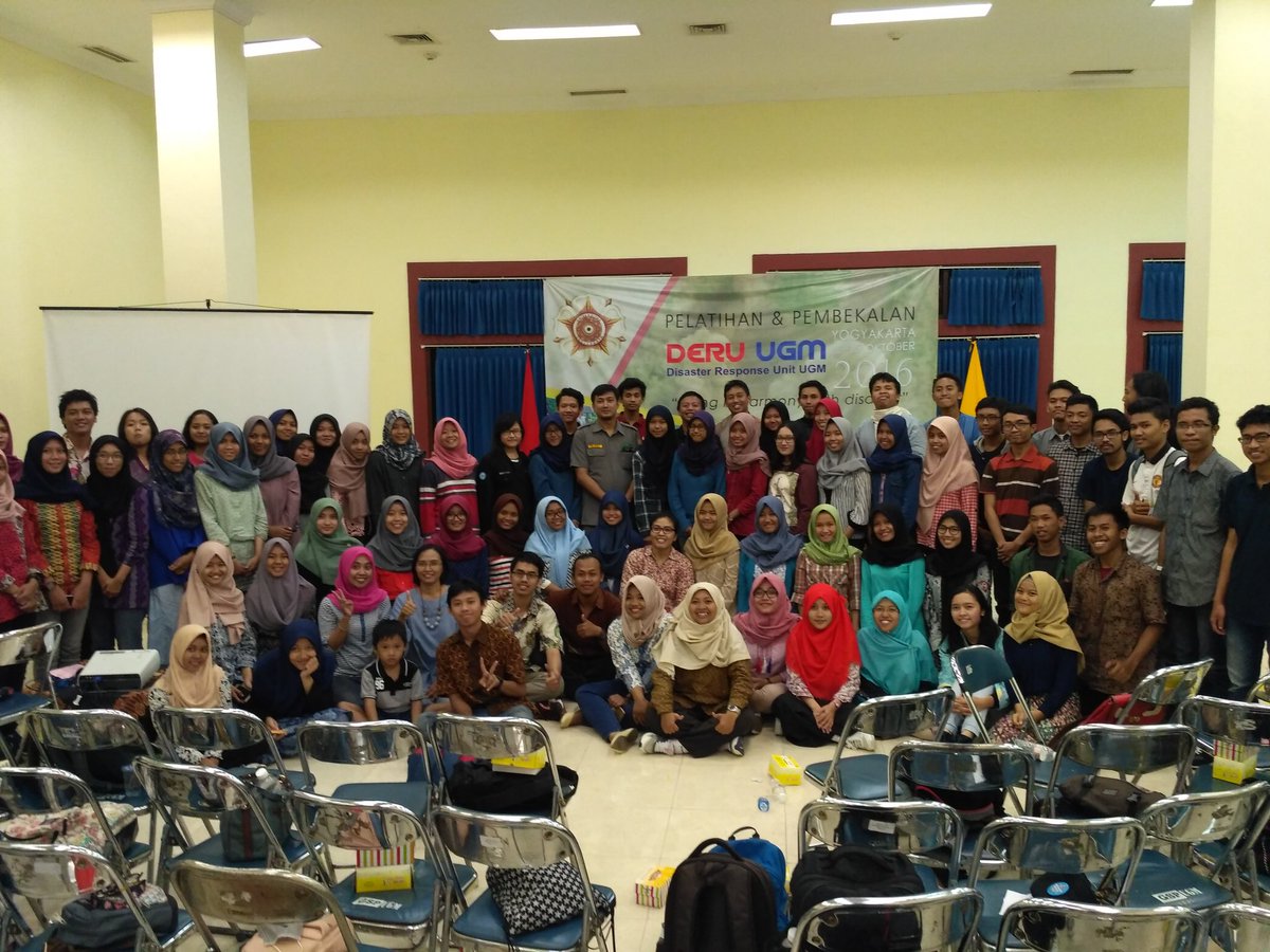 Setelah materi dari RAPI Yogyakarta, kegiatan pelatihan dan pembekalan ditutup oleh Ibu Puji selaku Kasub. Dit. Pelayanan Masyarakat DPKM.