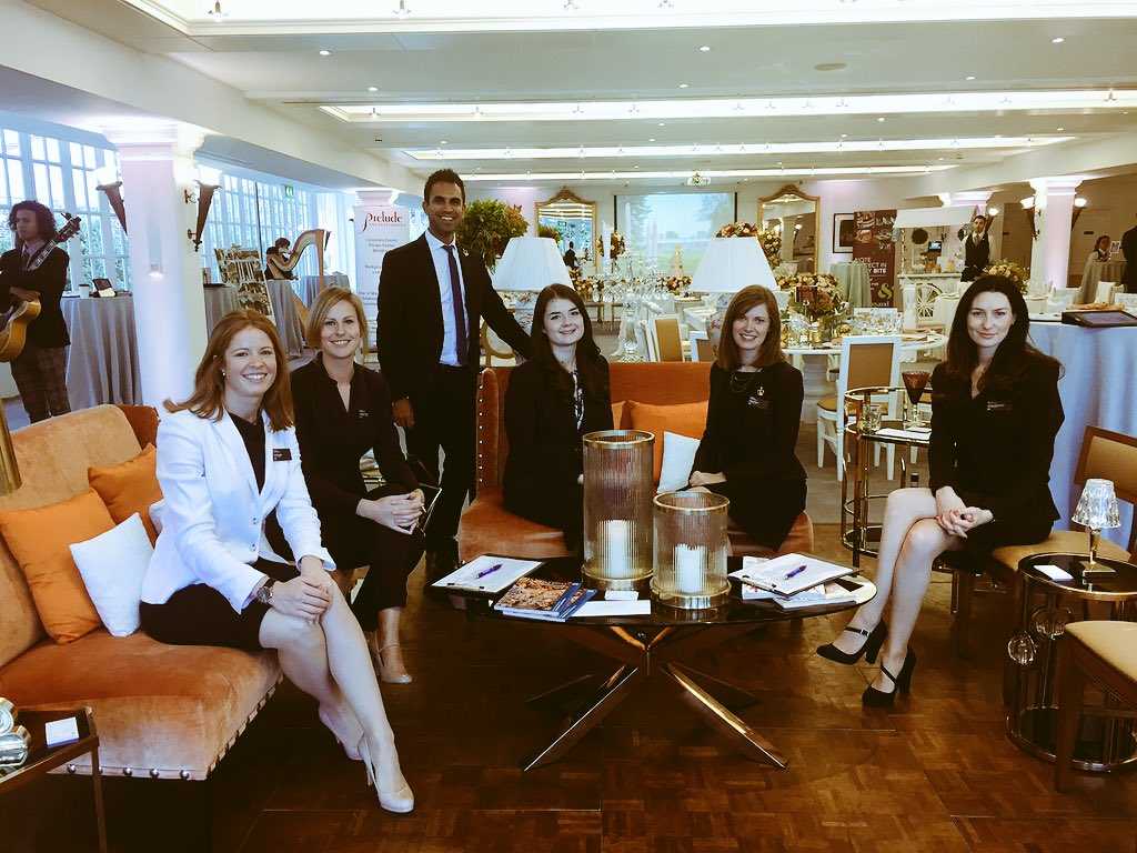 #Brides #HamptonCourtPalace #team are ready for you! #HRPWeddingShowcase #dreamweddingvenue @hayleybray