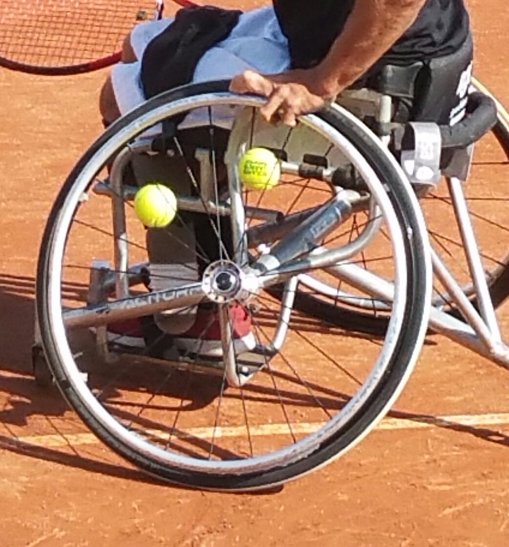 blancaalbapujol's tweet photo. Finals Campionat Espanya autonomies tennis cadira rodes. Tot un espectacle!! Moltes felicitats als jugadors! @ajuntamentvng @neuslloveras https://t.co/VKW7GnurDu