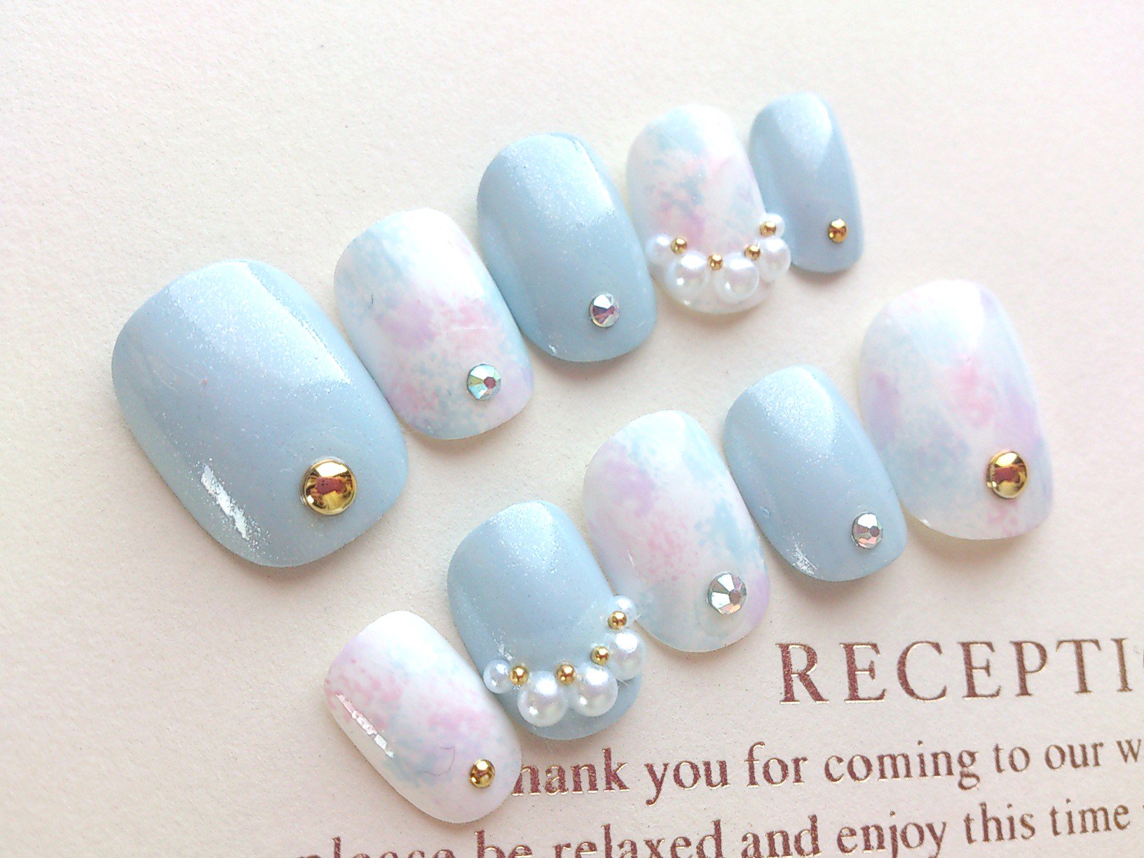 Jam Nail ｱｲｼﾝｸﾞブルーとふんわりマーブルのﾈｲﾙﾁｯﾌﾟ ﾌﾞﾗｲﾀﾞﾙ ｳｪﾃﾞｨﾝｸﾞにもおすすめです Creemaにて販売中です T Co Dr3jtjtacx ウェディングネイル パール ｻﾑｼﾝｸﾞブルー ドレス試着 前撮り 成人式ネイル T Co Hj4payzbhb