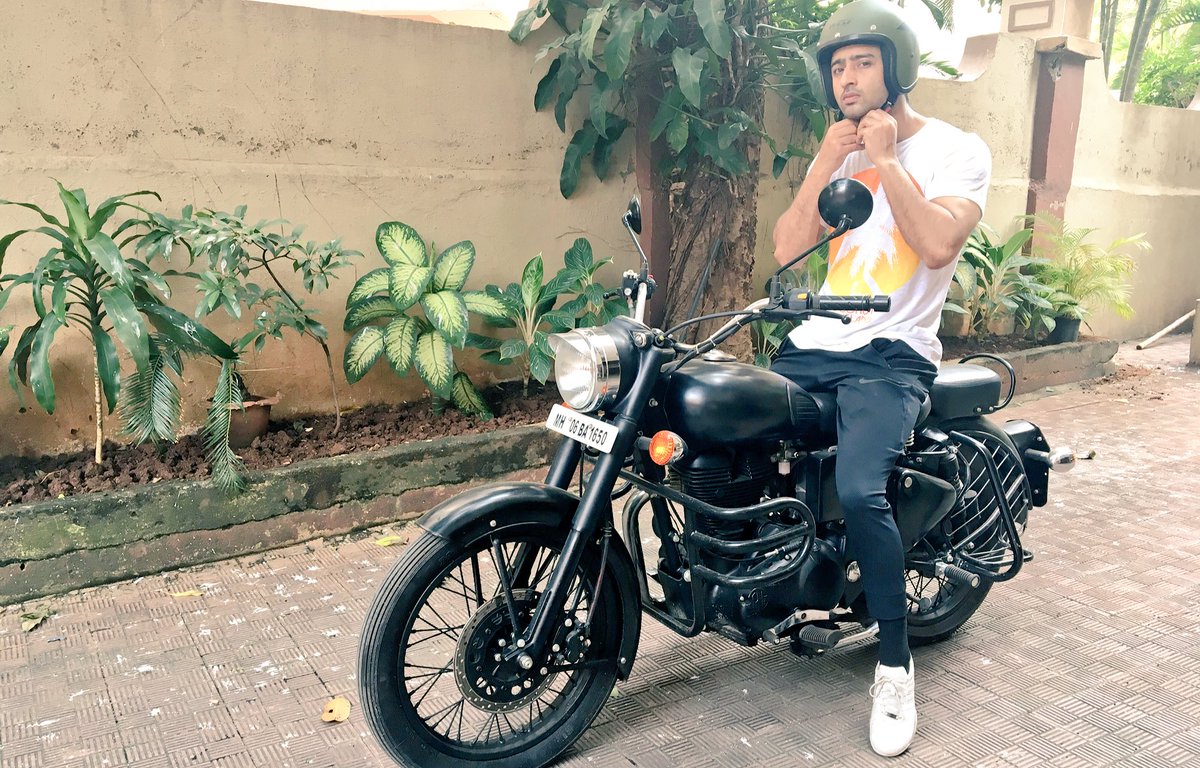 Shaheer_S's tweet photo. All set for a bike ride.. 🏍 https://t.co/ZGc3yskkLb